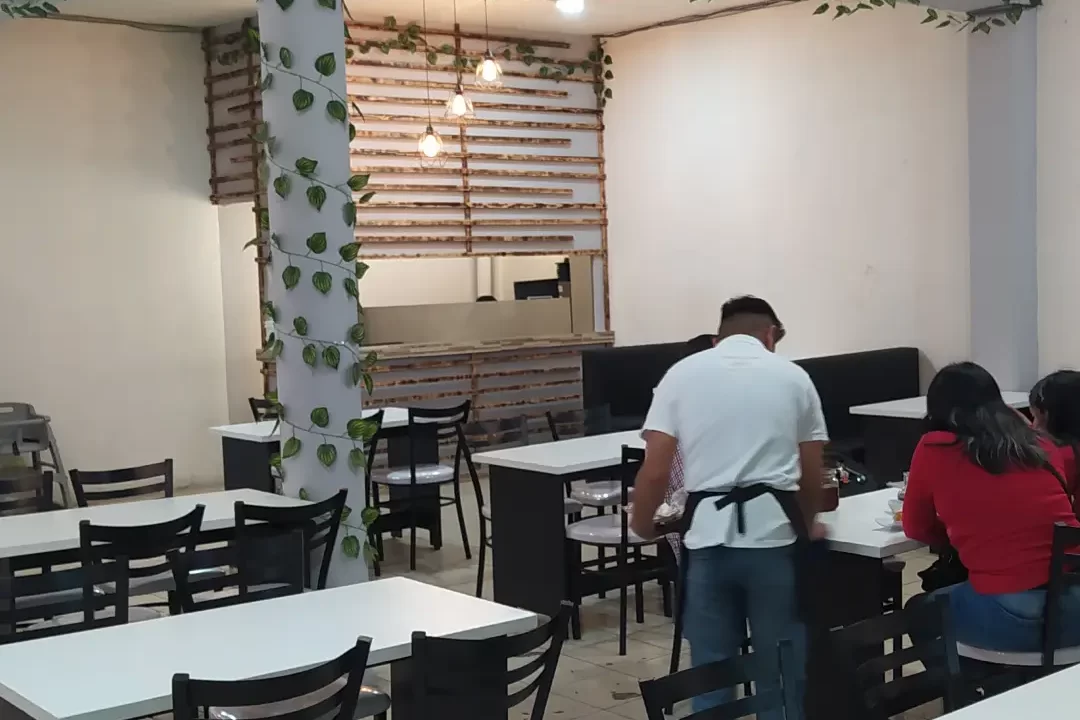 Sushi-golds-valle-de-chalco.webp